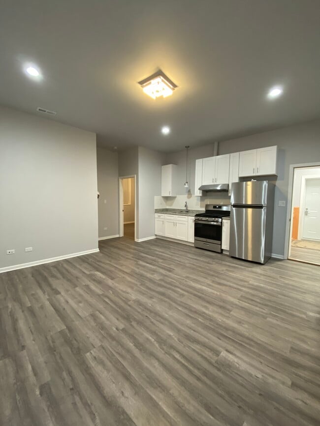 Building Photo - 2893 S Archer Ave Unit 3
