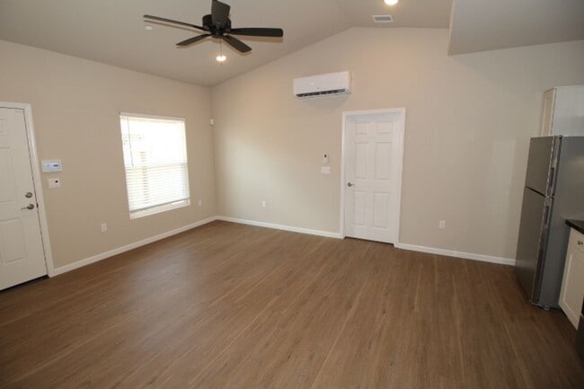 Photo - 1317 E Portals Ave