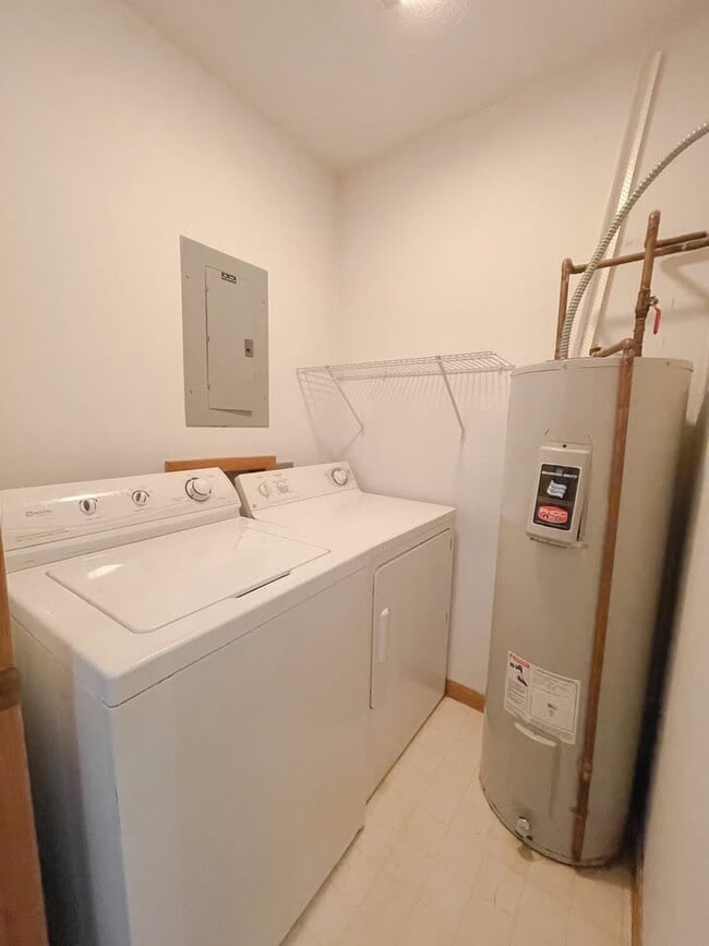 Photo - 110 2nd St SE Unit #2