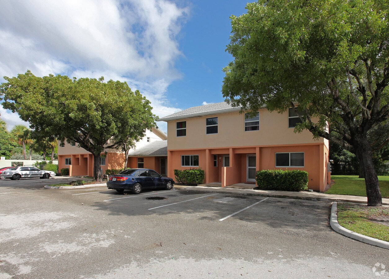 Photo - Dixie Manor Apartments