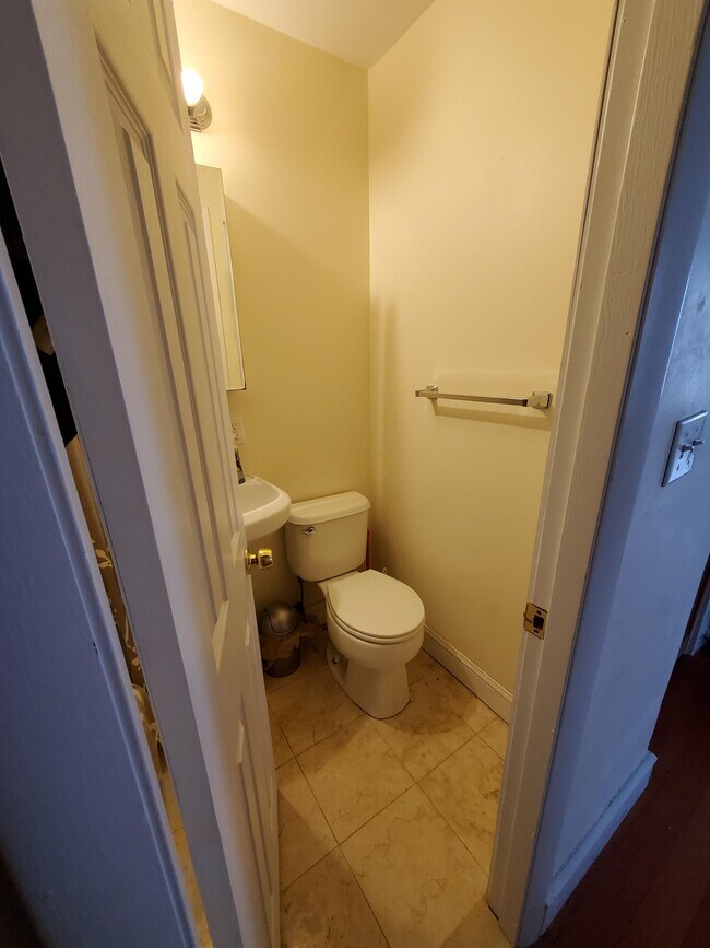 Photo - 68 Plymouth St Unit 1