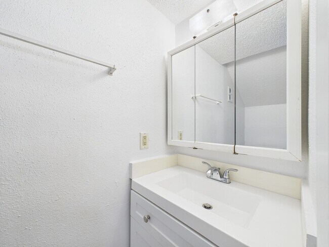 Photo - 781 Country Pl Dr