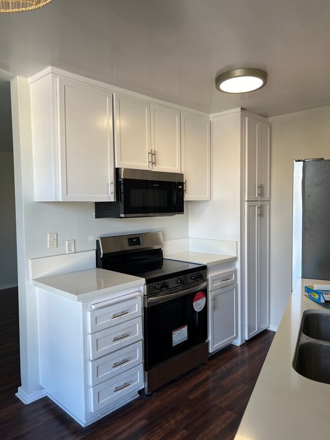 Photo - 1730 Glendon Ave