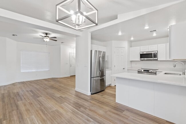 Photo - "Beautiful 3-Bed 2-Bath home with a large yard in Ivins!"