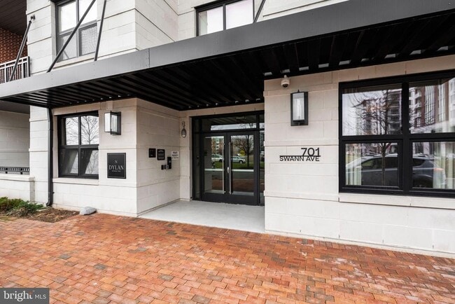 Building Photo - 701 Swann Ave Unit 508