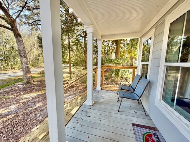 Building Photo - 199 E Bayou Forest Dr