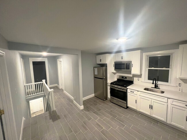 Kitchen - 19 Parkview Ter Unit 2nd