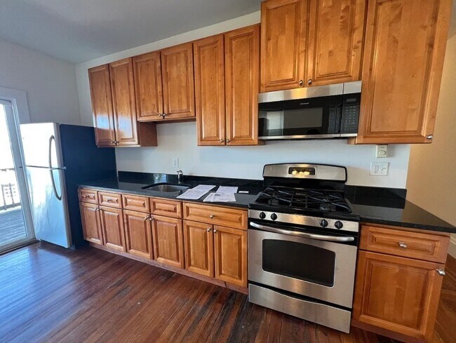 Building Photo - 27 Buttonwood St Unit 3
