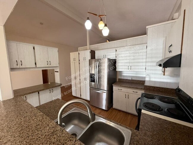 Photo - Pet Friendly! - Beautiful 4-Bedroom, 3-Ba...