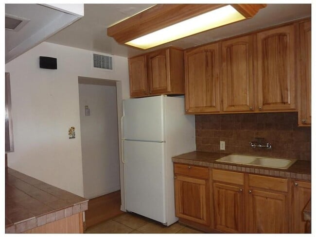 Photo - 3027 W San Miguel Ave