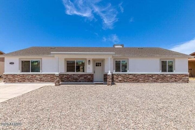 Building Photo - 1624 W Geneva Dr