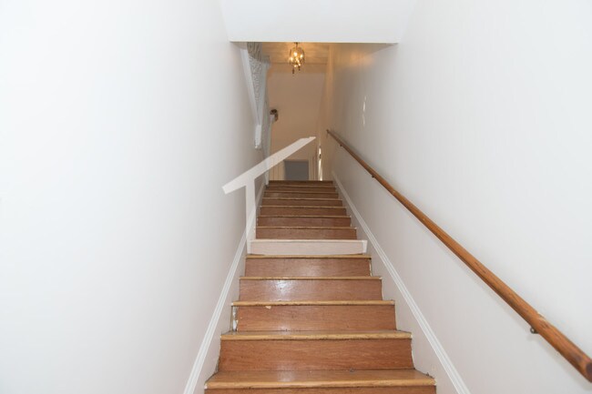 132 Chiswick Rd Unit 2