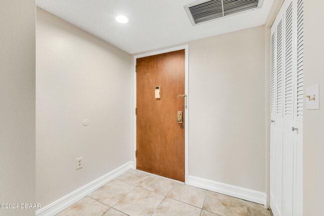 Photo - 935 N Halifax Ave Unit 107