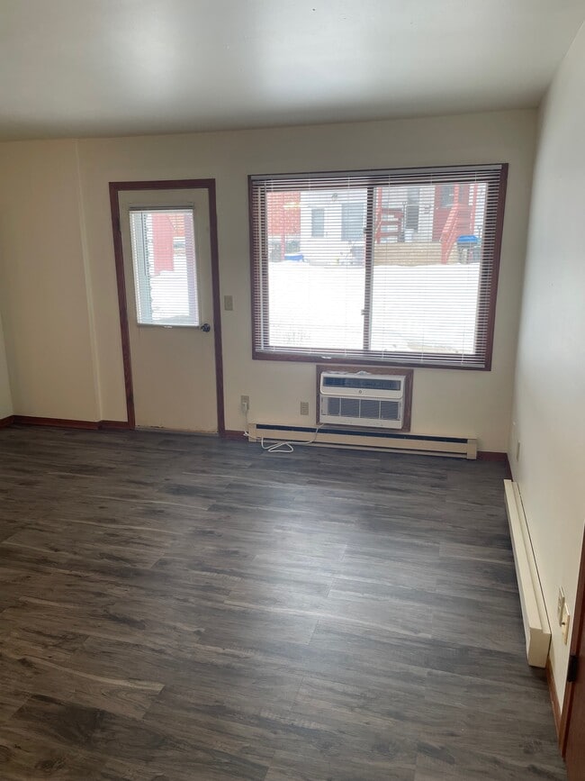 Photo - Douglas Creek Apartments LLC