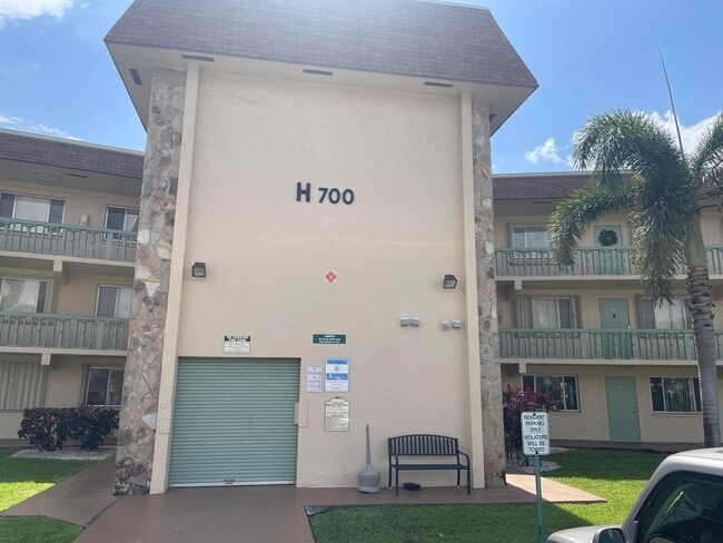 Photo - 700 Village Green Ct Unit 101