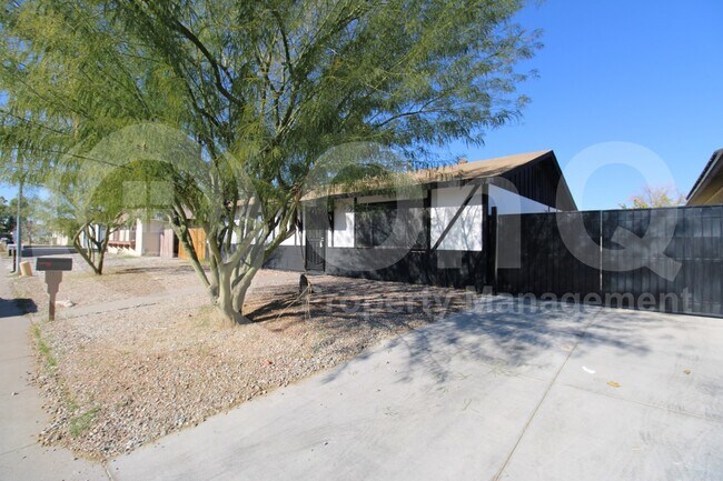 Photo - 5334 W Mauna Loa Ln