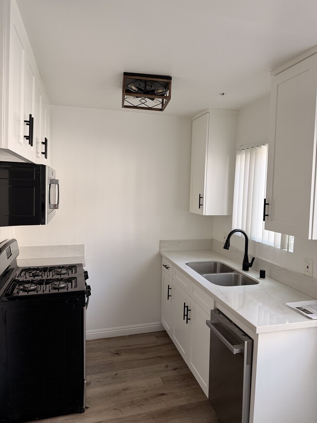 Photo - S&E- Venice Apartments