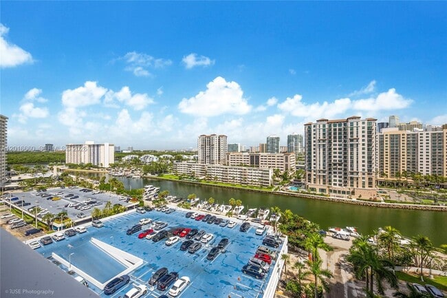 Building Photo - 100 Bayview Dr Unit 1231