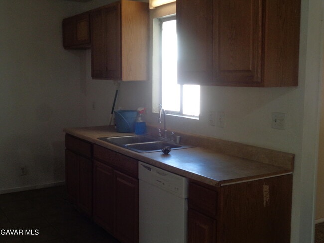 Photo - 15950 Lawrence Dr