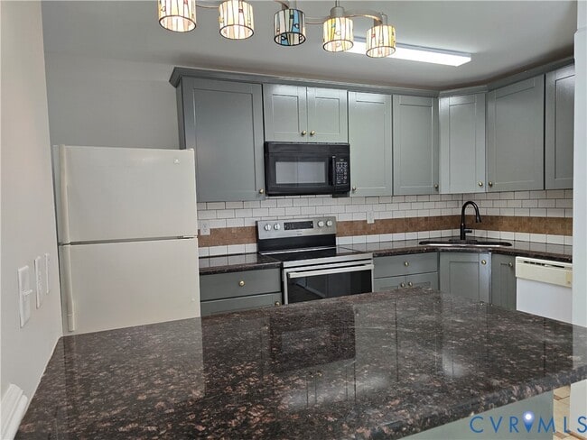 Photo - 757 Pleasant St