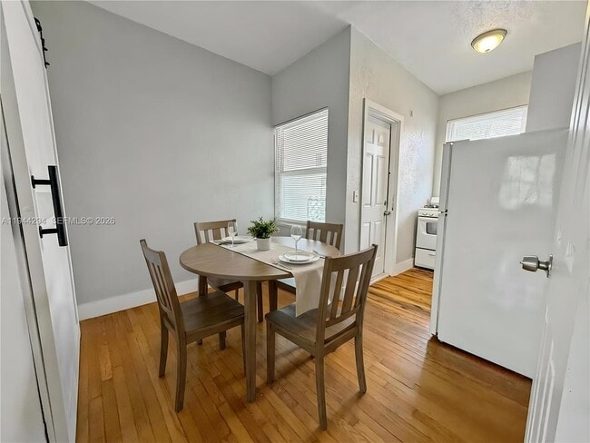 Photo - 315 W 28th St Unit 8