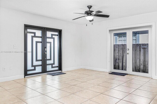 Photo - 182 NW 17th St