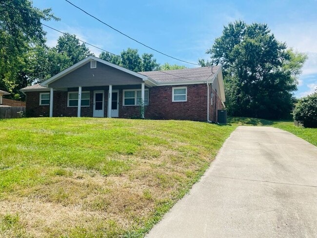 Photo - 802 W Main St