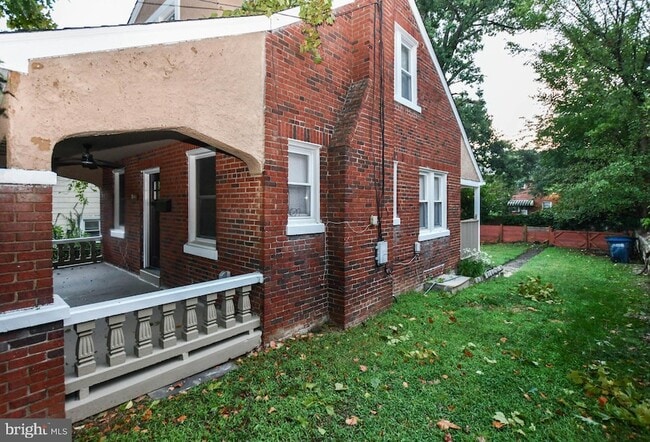 Photo - 1308 45th Pl SE