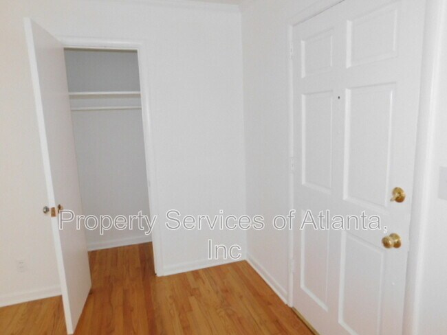 Photo - 2407 Summerland Dr