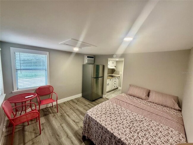 Photo - 3125 Simpson Rd