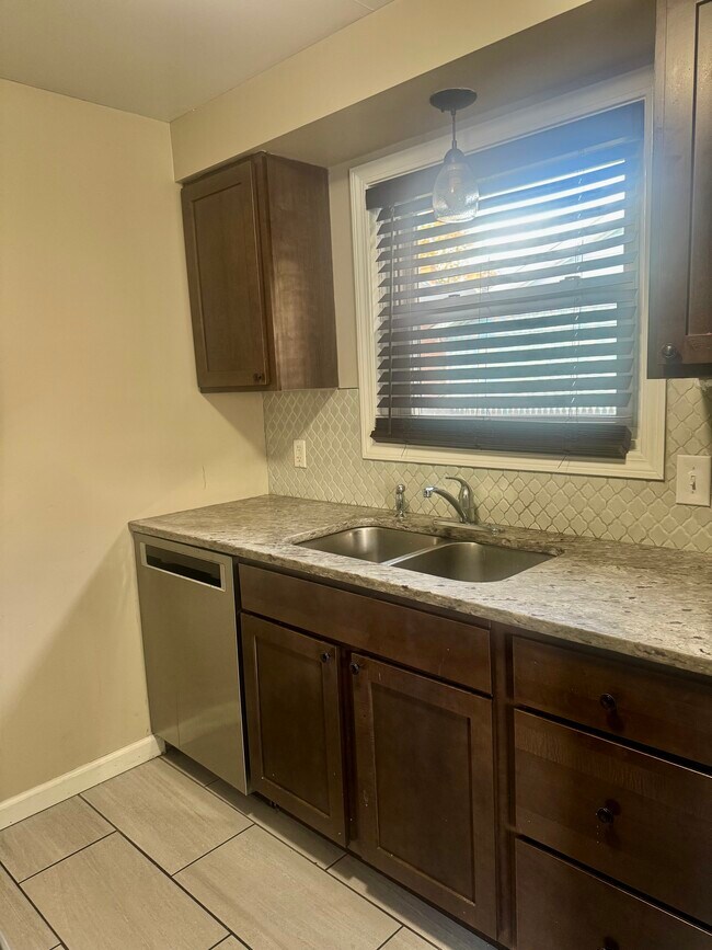 Photo - 56 Hyacinth St