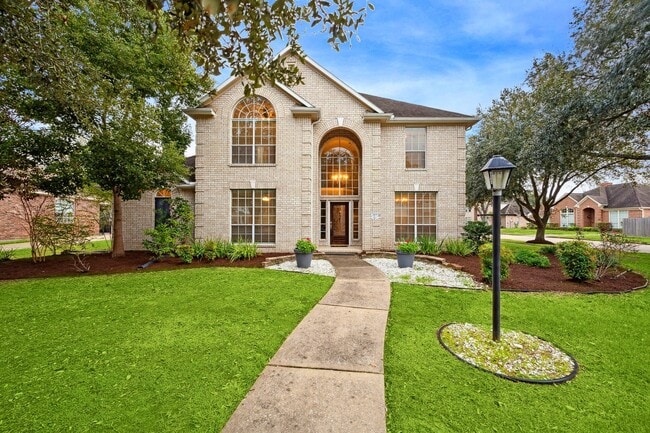 Building Photo - 2109 Enchanted Lake Dr Rental