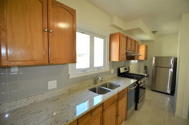 Building Photo - 59 Judson St Unit 1