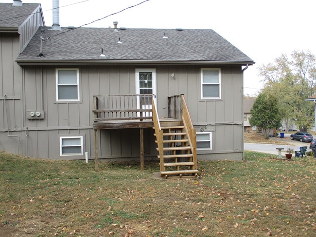 Photo - 1039 E Huntington Pl