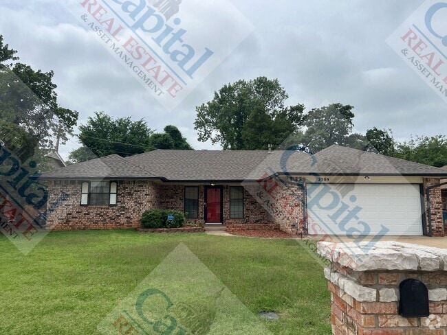 Building Photo - Charming Home