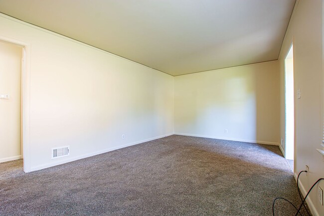 Photo - 5833-5835 Lafayette Avenue Unit 5833