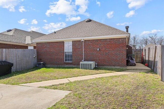 Photo - 1225 Westfield Ln