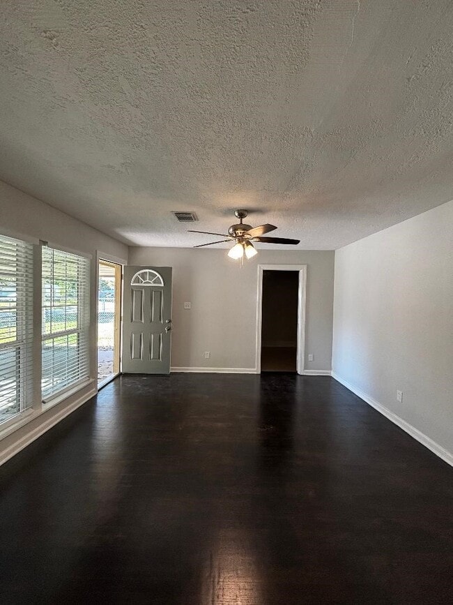 Photo - 5855 Beldart St