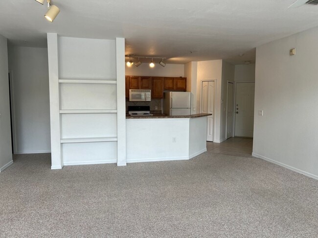 Photo - Spacious 3 Bed 2 Bath Unit For Rent in Orl...