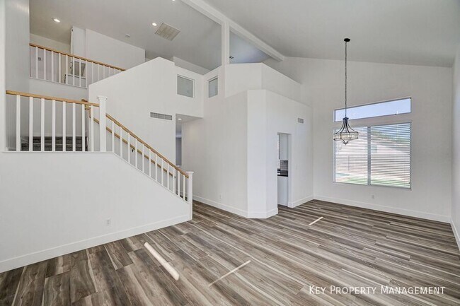 Photo - 242 Farlin Cir