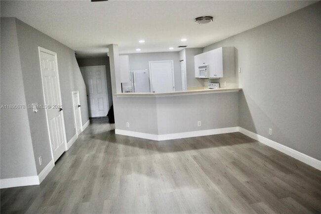 Building Photo - 8656 S Southgate Shores Cir