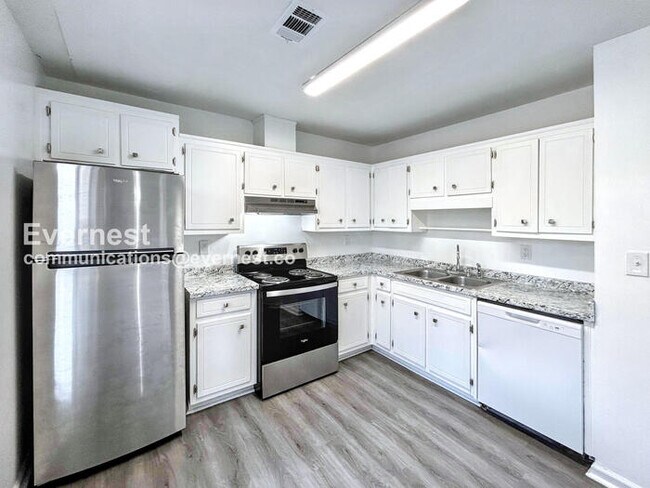 Photo - 437 Annie St