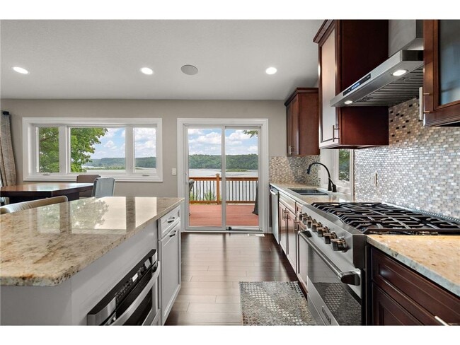 Photo - 118 Lakeside Dr