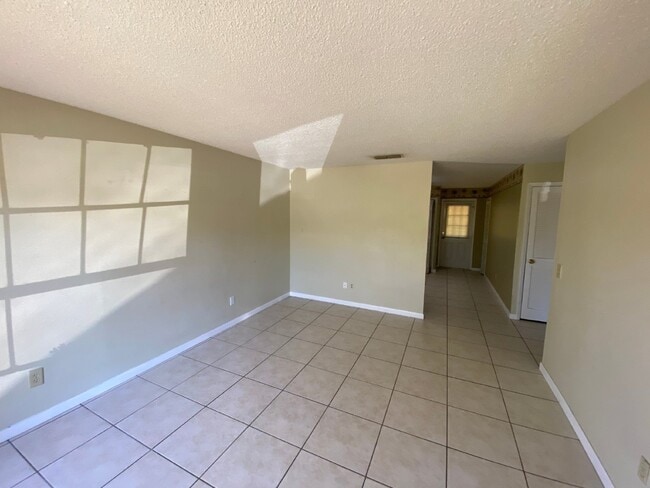 Photo - "Charming 2 Bed, 1 Bath Seffner Rental"