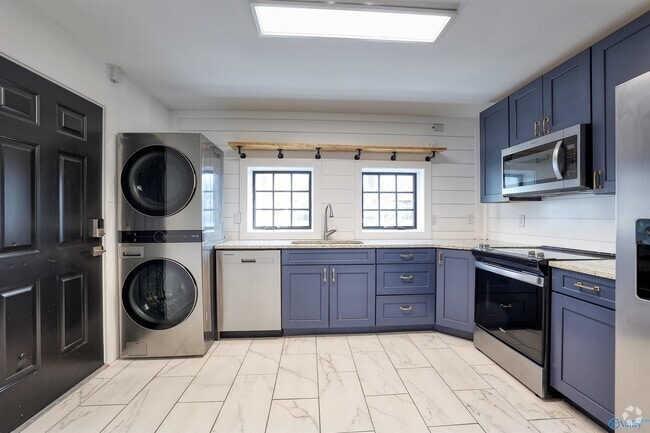 Building Photo - 1122 NE Wellman Ave Unit 4 Rental