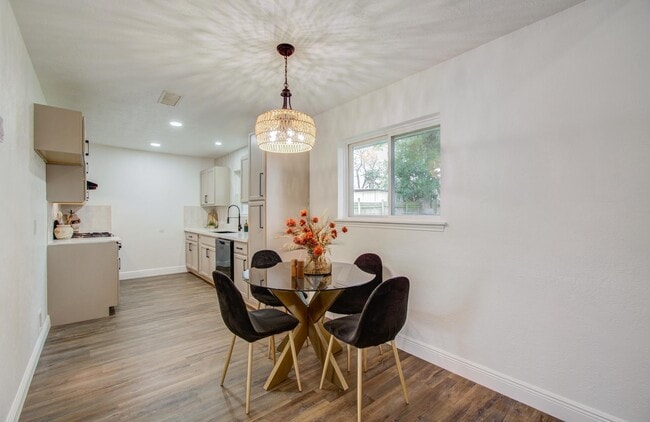 Photo - 9923 Antrim Ln