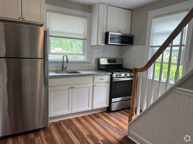 Building Photo - 80 3rd Ave Unit 2 Rental