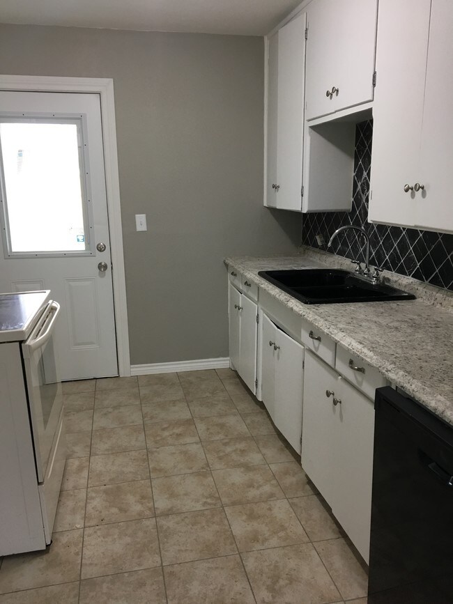 Photo - Coffee Street Apartments