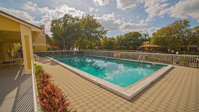Monterey Lakes Apartments