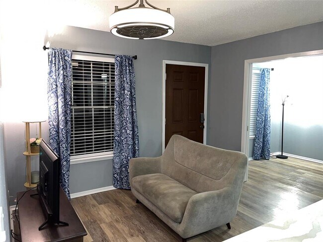 Building Photo - 7801 Shoal Creek Blvd Unit 245